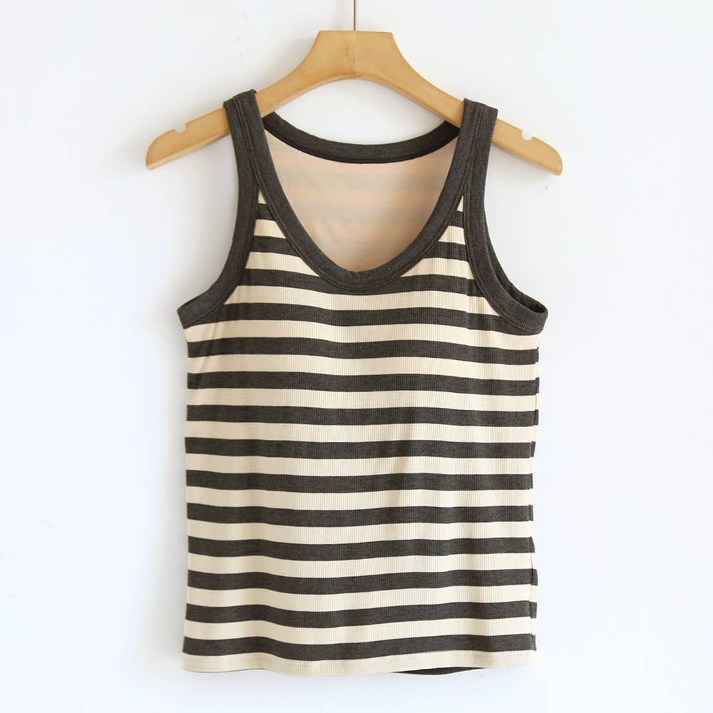 Stripe scoop neck rib knit built-in bra tank top: Black / M